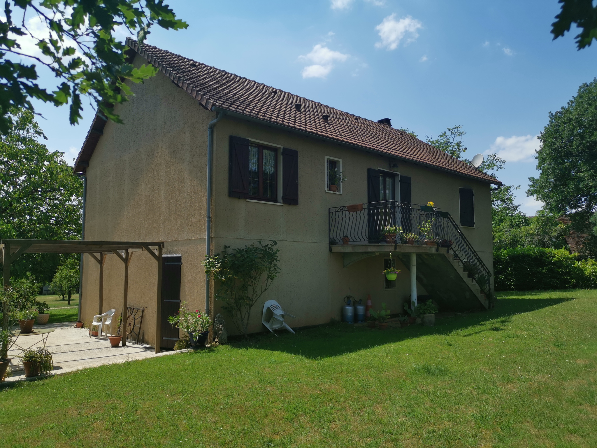 vente MAISON AVEC DEPENDANCE SUR 4200 M² DE TERRAIN