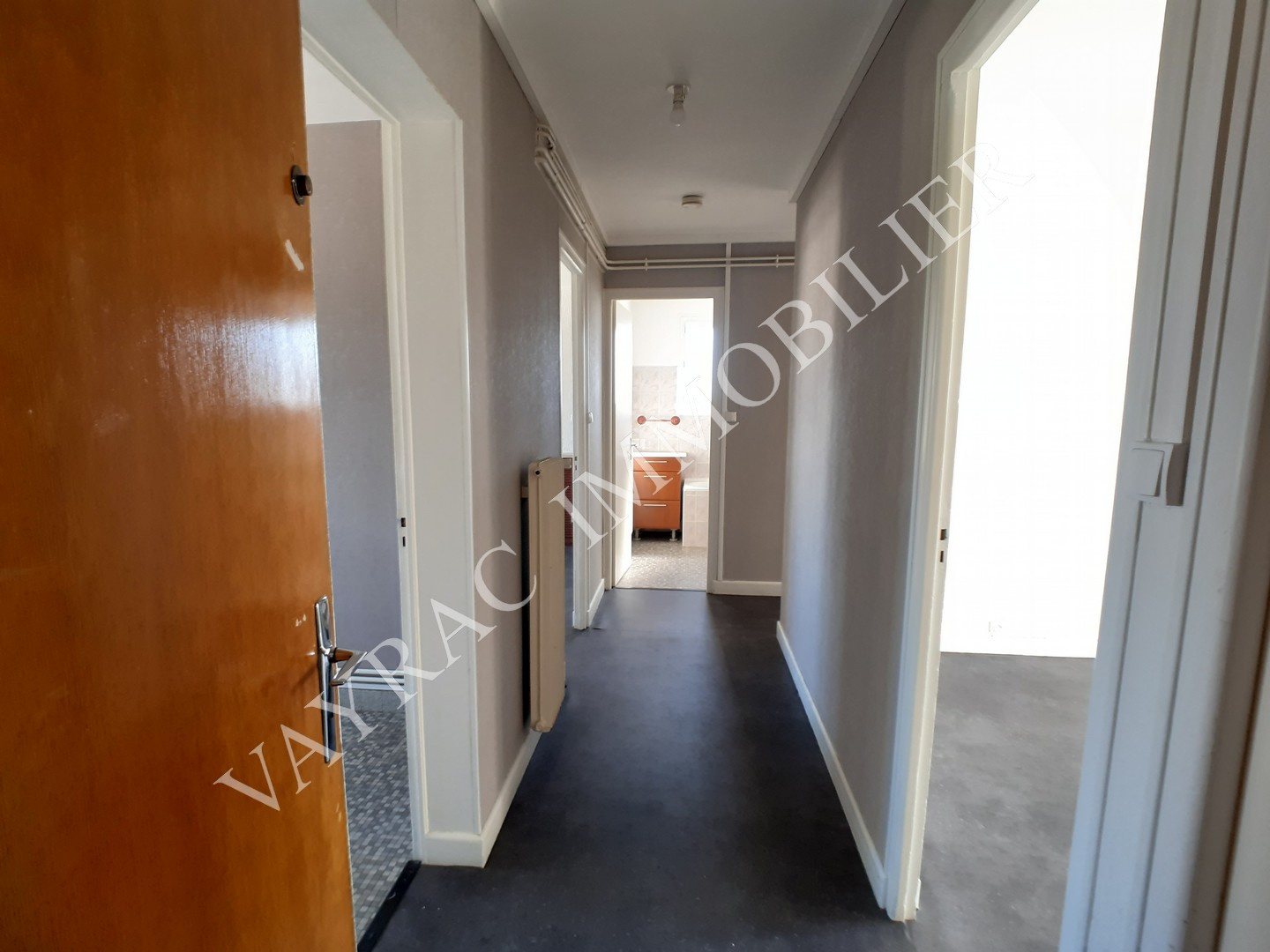 F2 - 2ème étage - Entrée