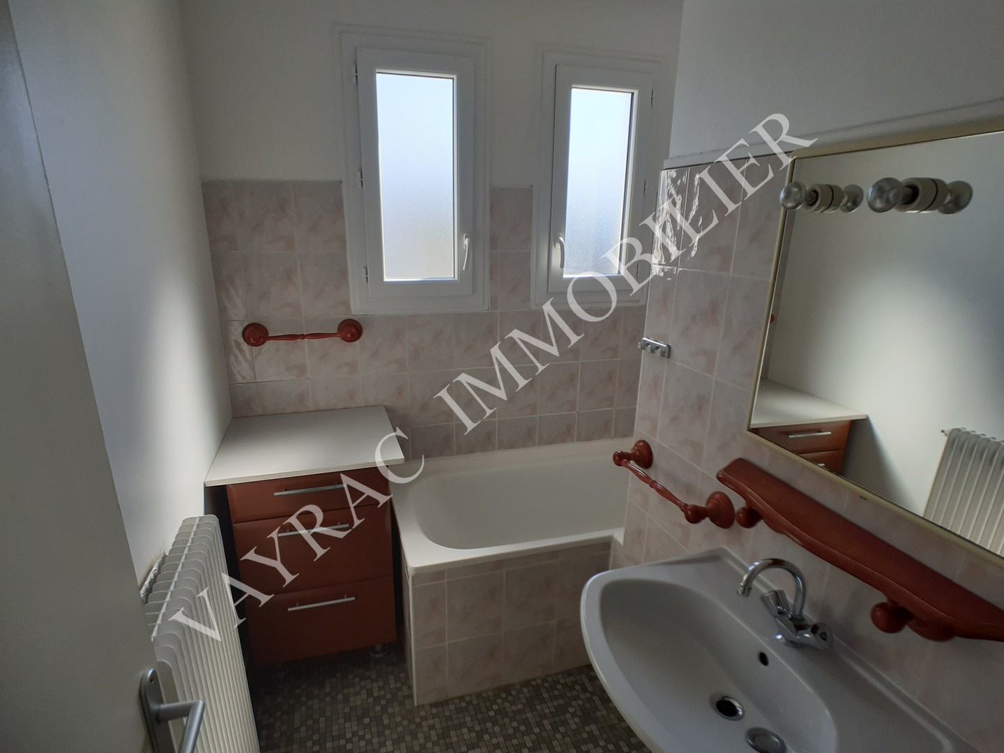 F2 - 2ème étage - Salle de bains